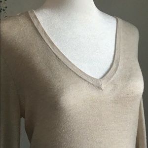 Banana Republic Women’s Lightweight V-Neck Long Sleeve Tunic Sweater